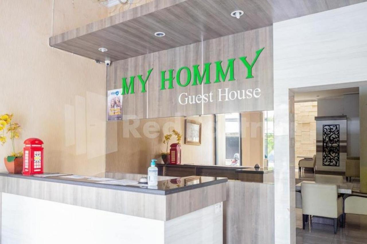 My Hommy Homestay Mitra Reddoorz Surabaya Buitenkant foto